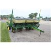 Image 4 : JD 7000 6 row corn planter, dry fertilizer, monitor
