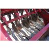 Image 12 : IH 5100 16 run seed drill, grass box, dry fertilizer