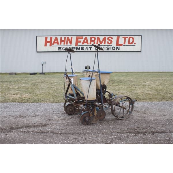 Ford 309 2 row 3pth planter