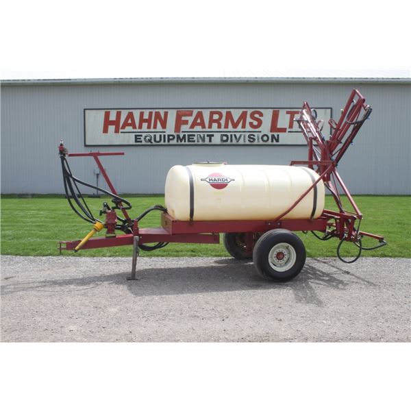 Hardi TR 500 single axle sprayer, 35' boom, manual controls