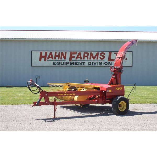 New Holland 790 Harvester, 890W 7' hay head, electric controls, one owner