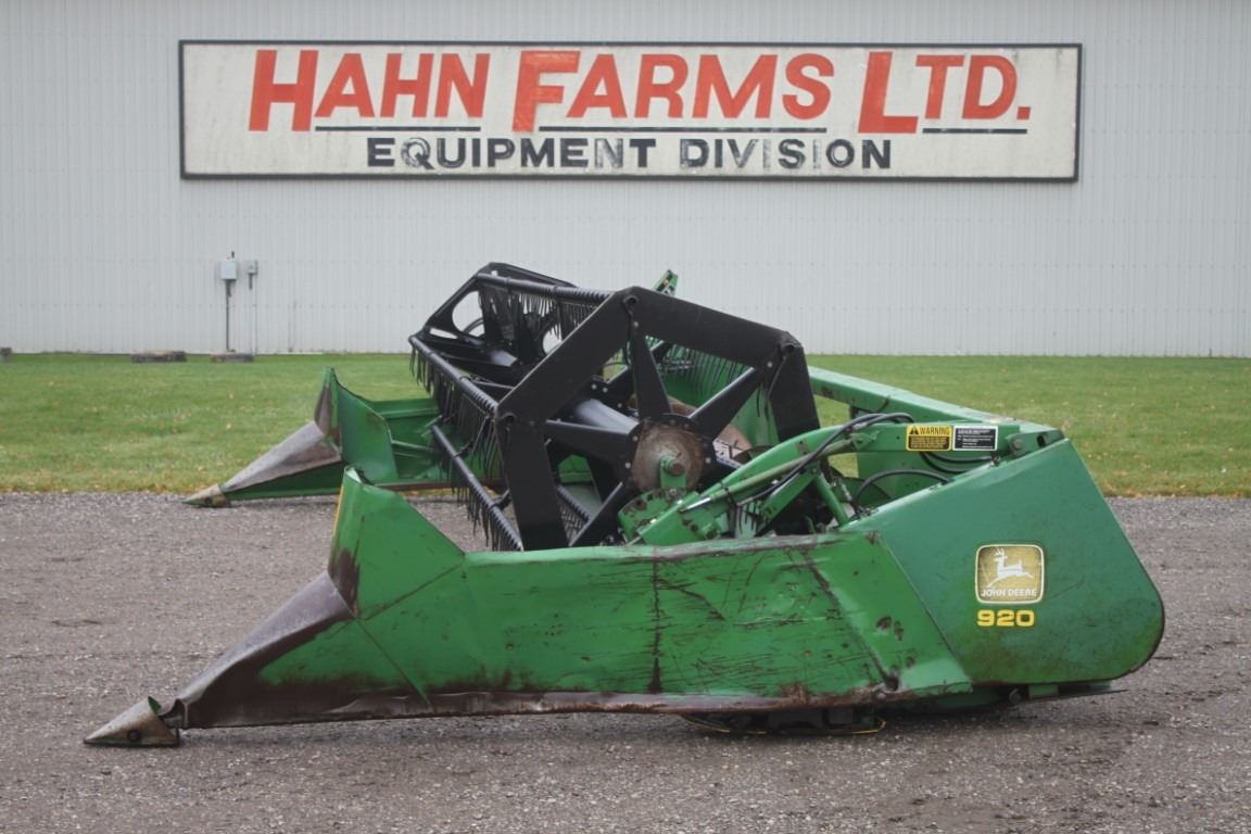 JD 920 20' flex head, 3" knife, stainless steel floor