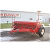 Image 3 : IH 5100 21 run seed drill, grass box, hydraulic markers, press wheels