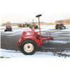 Image 6 : IH 5100 21 run seed drill, grass box, hydraulic markers, press wheels