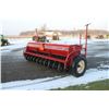 Image 7 : IH 5100 21 run seed drill, grass box, hydraulic markers, press wheels