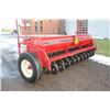 Image 9 : IH 5100 21 run seed drill, grass box, hydraulic markers, press wheels