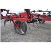 Image 12 : CIH 4500 17 1/2' cultivator, hydraulic fold, 3 bar harrow, rear hitch, one owner, very nice