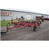 Image 2 : CIH 4500 17 1/2' cultivator, hydraulic fold, 3 bar harrow, rear hitch, one owner, very nice