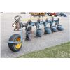 Image 5 : Overum 5 furrow semi mount plow, hydraulic furrow adjust