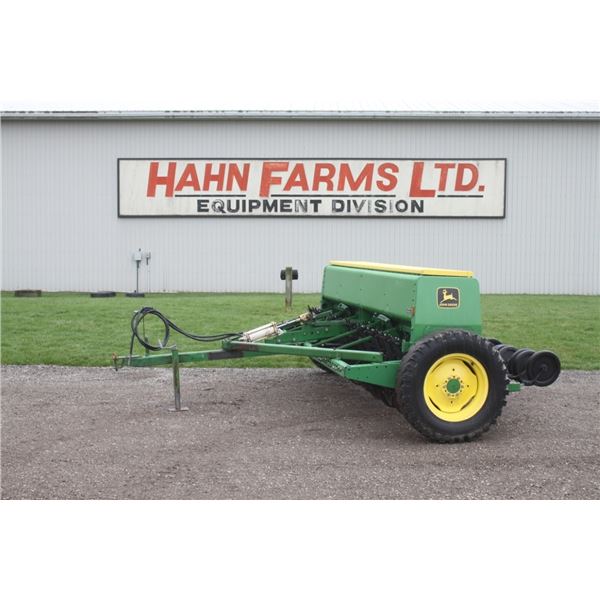 JD 8200 18 run drill, double disc, press wheels, one owner