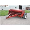 Image 2 : IH 5100 16 run seed drill, grass box, press wheels