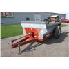 Image 2 : New Idea 3722 single axle manure spreader, top beater, one owner