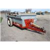 Image 3 : New Idea 3722 single axle manure spreader, top beater, one owner
