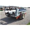 Image 5 : New Idea 3722 single axle manure spreader, top beater, one owner