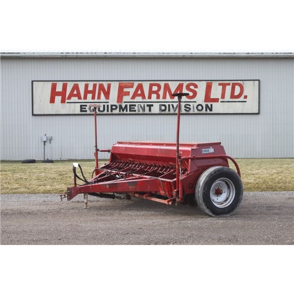 CIH 5100 21 run drill, hydraulic markers, press wheels, rear hitch