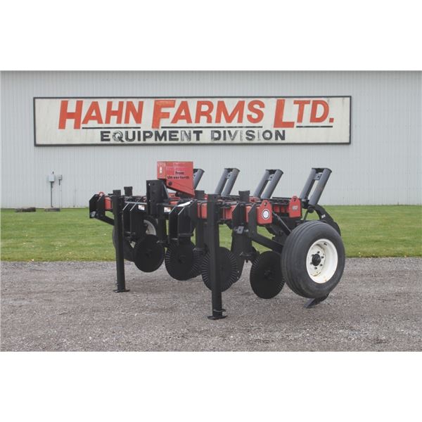 Unverferth Zone Builder 4 shank inline ripper, auto reset