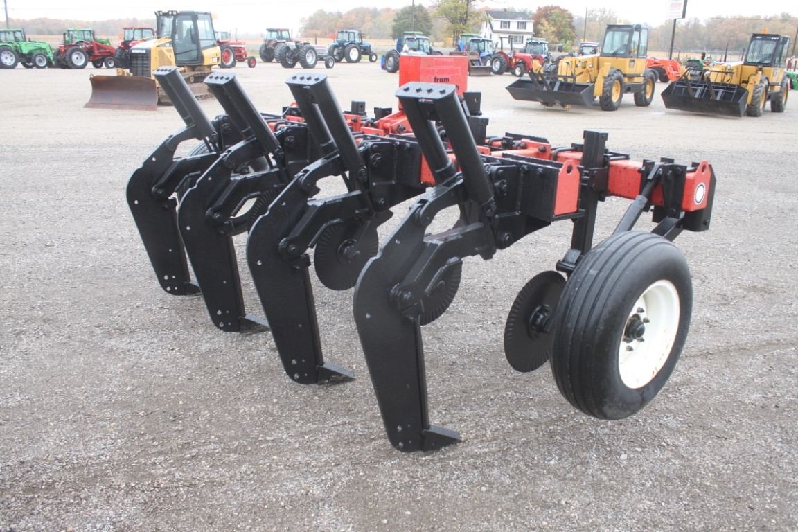 Unverferth Zone Builder 4 shank inline ripper, auto reset