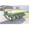 Image 8 : JD 7000 6 row corn planter, dry fertilizer, monitor, local retirement