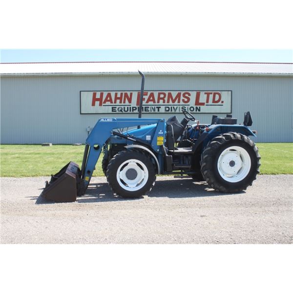 New Holland 5635 4wd tractor, rops, shuttle, 3 remotes, 16.9x30, 595 Allied loader, 4179 hours