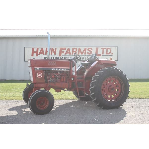 IH 786 2wd tractor, 18.4x38, 2 remotes, dual pto, Red Power special, 7100 hours, one owner