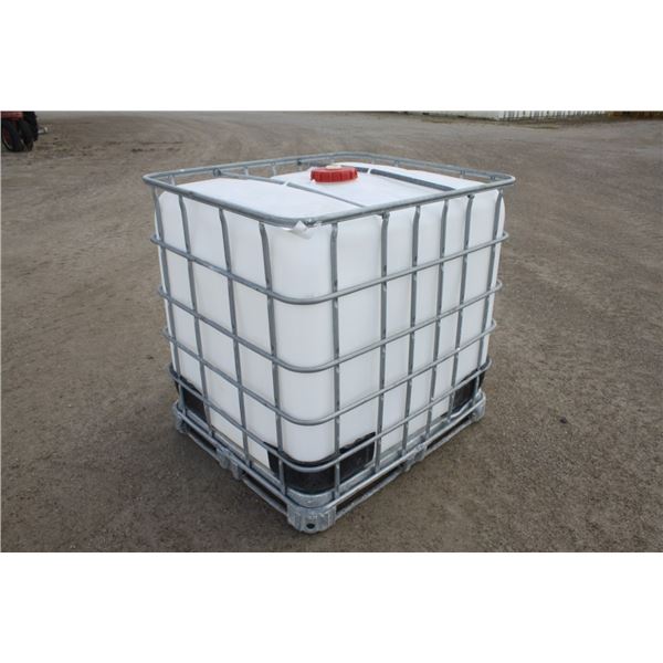 Unknown 200 gal liquid poly tote