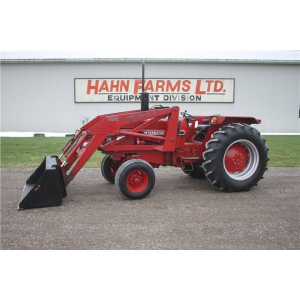 IH 584 2wd tractor,  2250 loader, shuttle, 1 remote, 16.9x30, 1405 hours, local estate tractor
