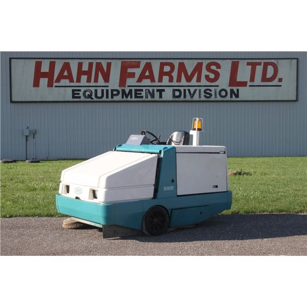 Tennant 355 self propelled sweeper, 1017 hours, local municipal unit
