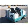 Image 5 : Tennant 355 self propelled sweeper, 1017 hours, local municipal unit