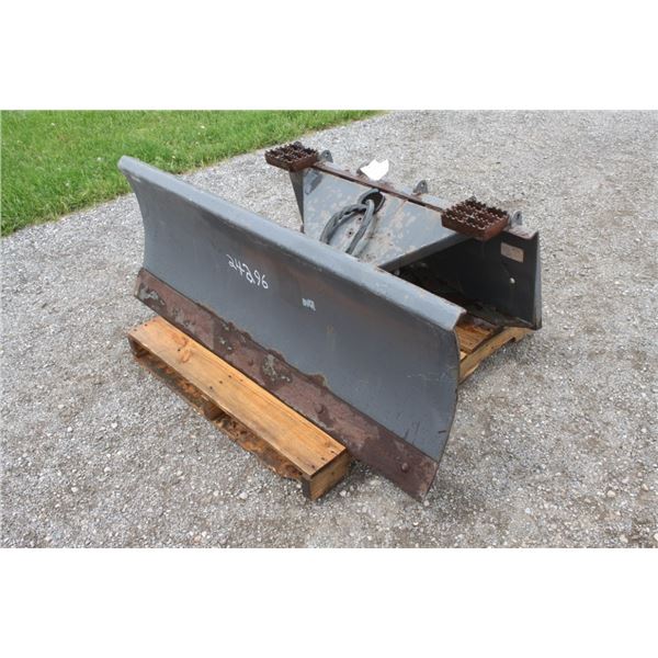 New Holland 5' hydraulic angle front mount blade, skidsteer QT, local municipal unit