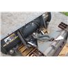 Image 5 : New Holland 5' hydraulic angle front mount blade, skidsteer QT, local municipal unit