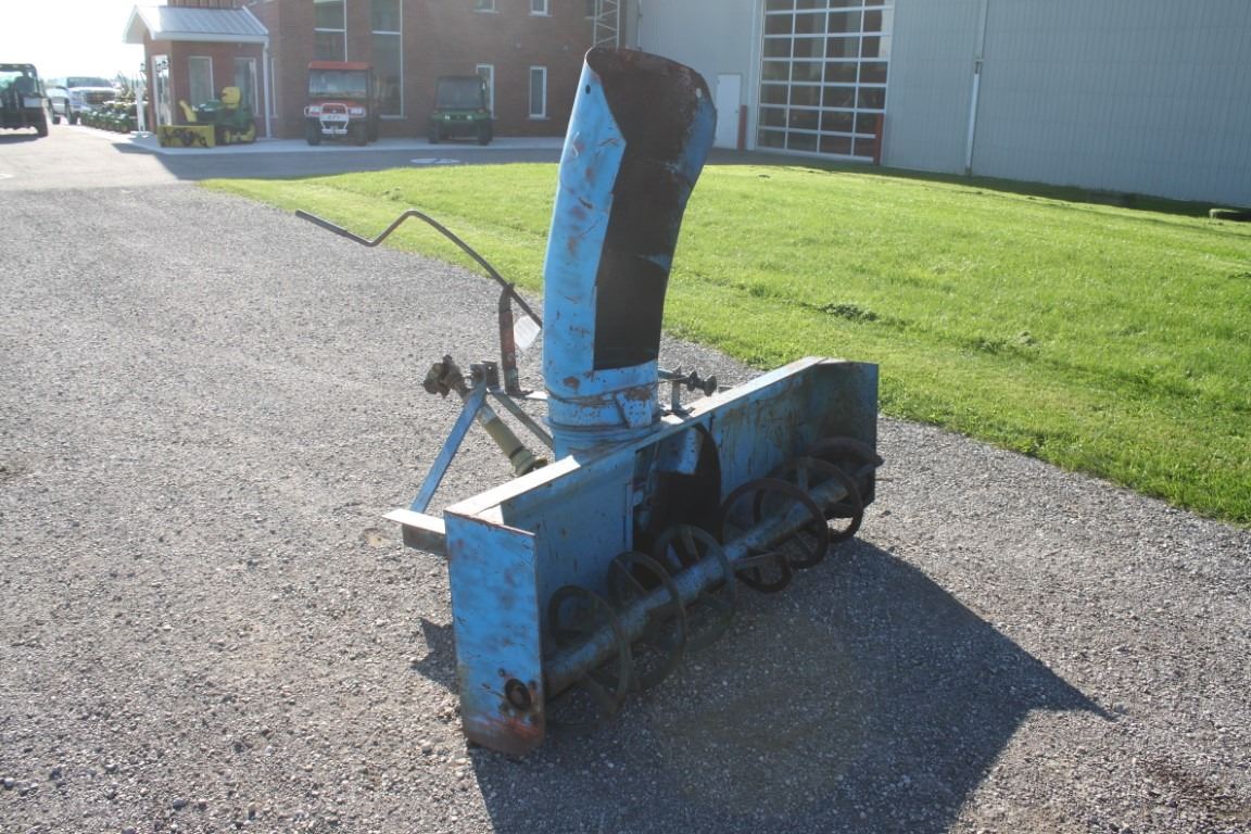 Lucknow 6' single auger snowblower