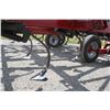 Image 10 : CIH 4800 28' cultivator, 3 bar harrow, rear hitch, walking tandem axle, one owner