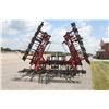 Image 7 : CIH 4800 28' cultivator, 3 bar harrow, rear hitch, walking tandem axle, one owner