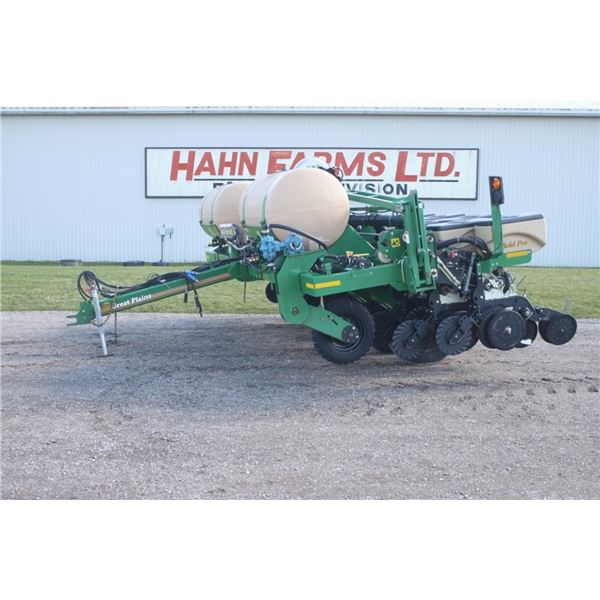 Great Plains YP825A 8/16 twin row interplant planter, liquid fertilizer, Keaton seed firmers, deluxe