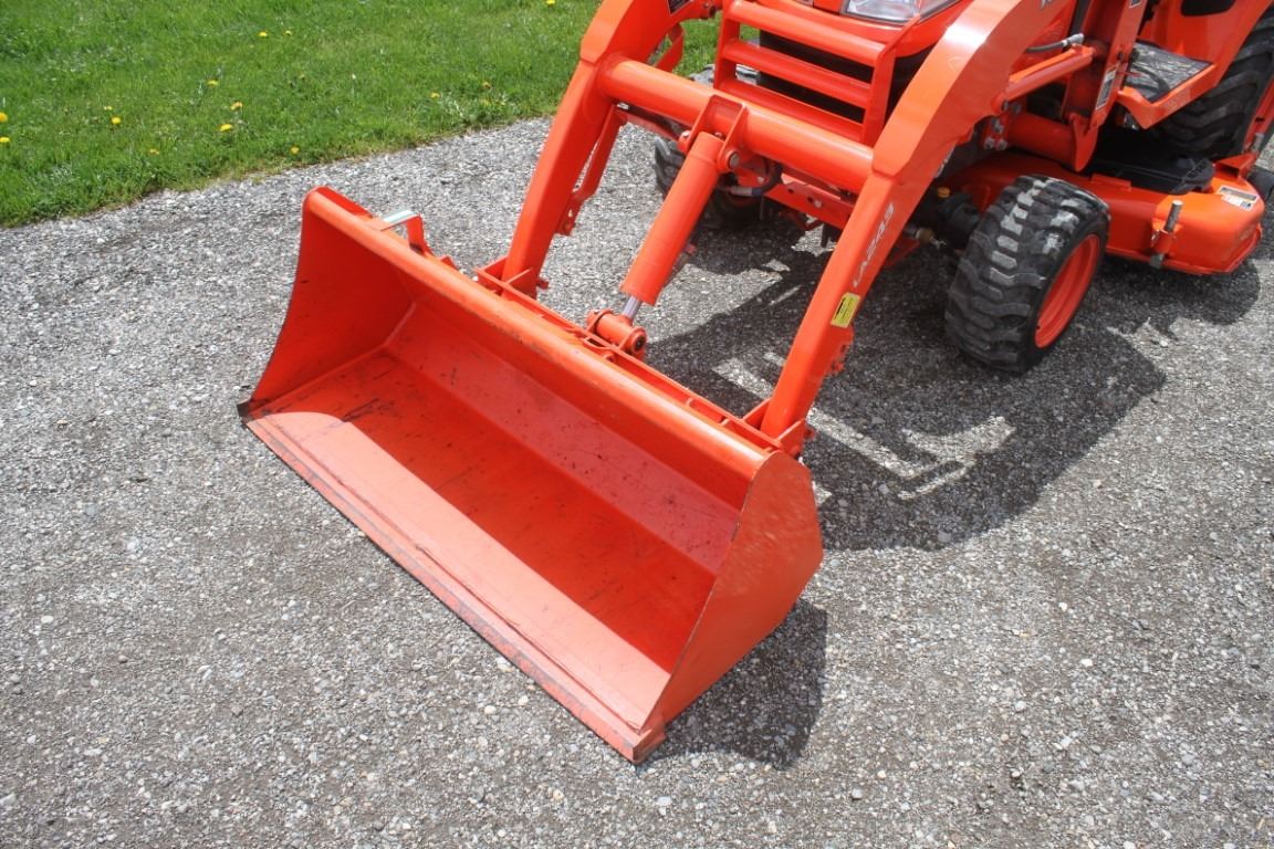 Kubota BX2370 4wd compact tractor, hydro, 54