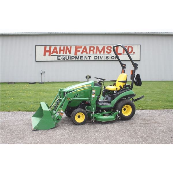 JD 1025R 4wd compact tractor, hydro 120R loader, AutoConnect 54D drive