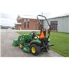 Image 8 : JD 1025R 4wd compact tractor, hydro 120R loader, AutoConnect 54D drive over mid-mount 54" deck, 234