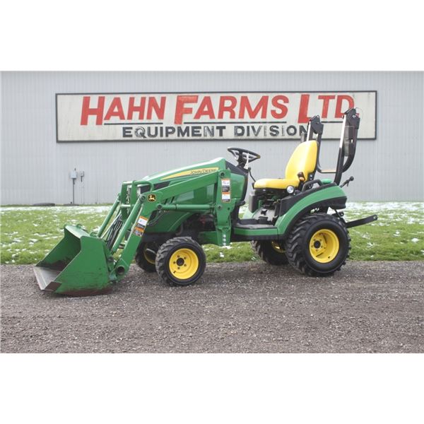 JD 1025R compact tractor, hydro, H120 loader, R4 tires, 2325 hours, Very Nice