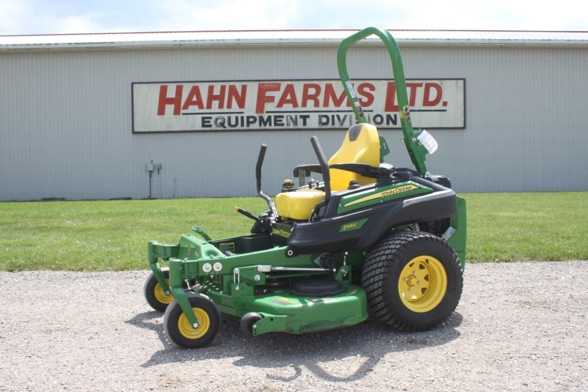 JD Z915E zero turn mower, 7IRON II 60" commercial deck, ComfortGlide