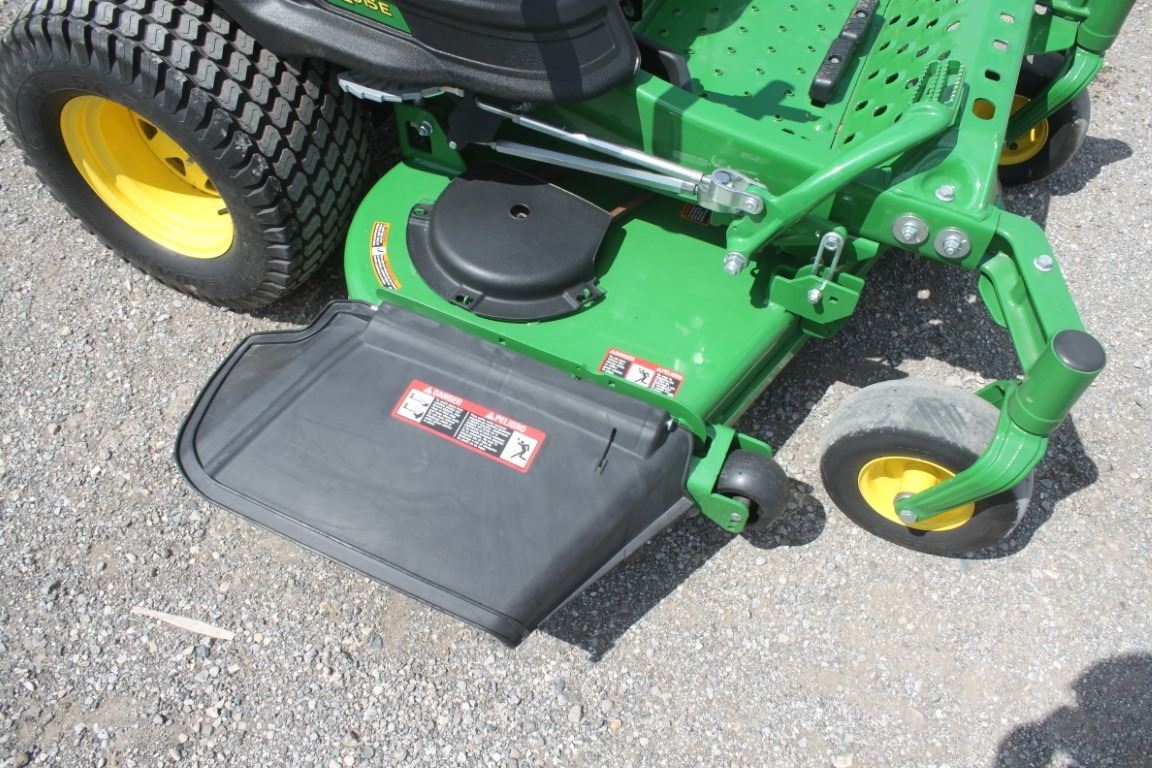 JD Z915E zero turn mower, 7IRON II 60" commercial deck, ComfortGlide