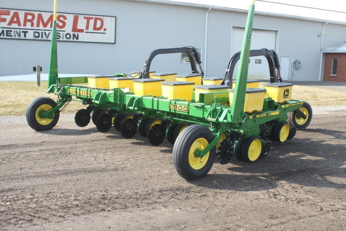 JD 7100 6/12 interplant planter, double frame, no till coulters