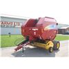 Image 2 : New Holland BR7060 round baler, crop cutter, net wrap, extra sweep pickup, 18Lx16.1 floatation tires
