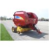 Image 4 : New Holland BR7060 round baler, crop cutter, net wrap, extra sweep pickup, 18Lx16.1 floatation tires