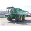 Image 2 : JD S670 combine, 3 speed hydro, power bin, 520/85R42 duals, premium cab, electric power mirrors, Aut