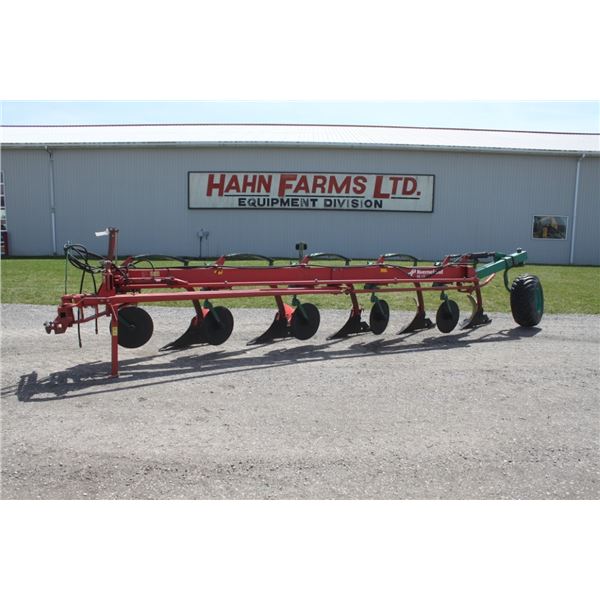 Kverneland BB115 5 furrow, auto reset semi-mount vari-width plow, very good