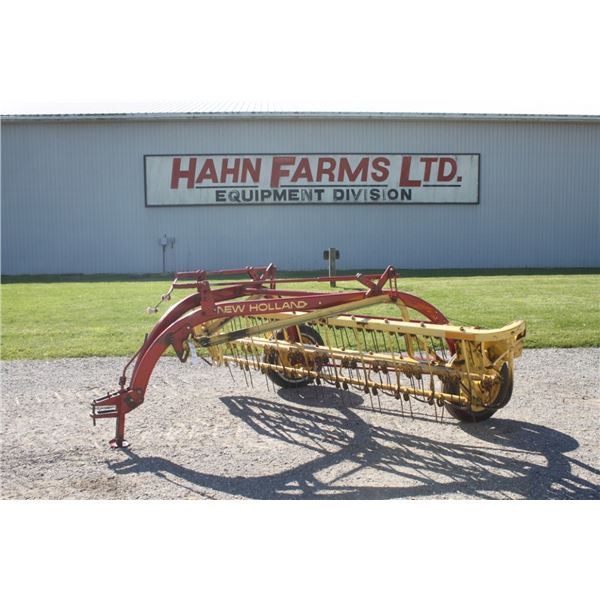 New Holland 256 hay rake