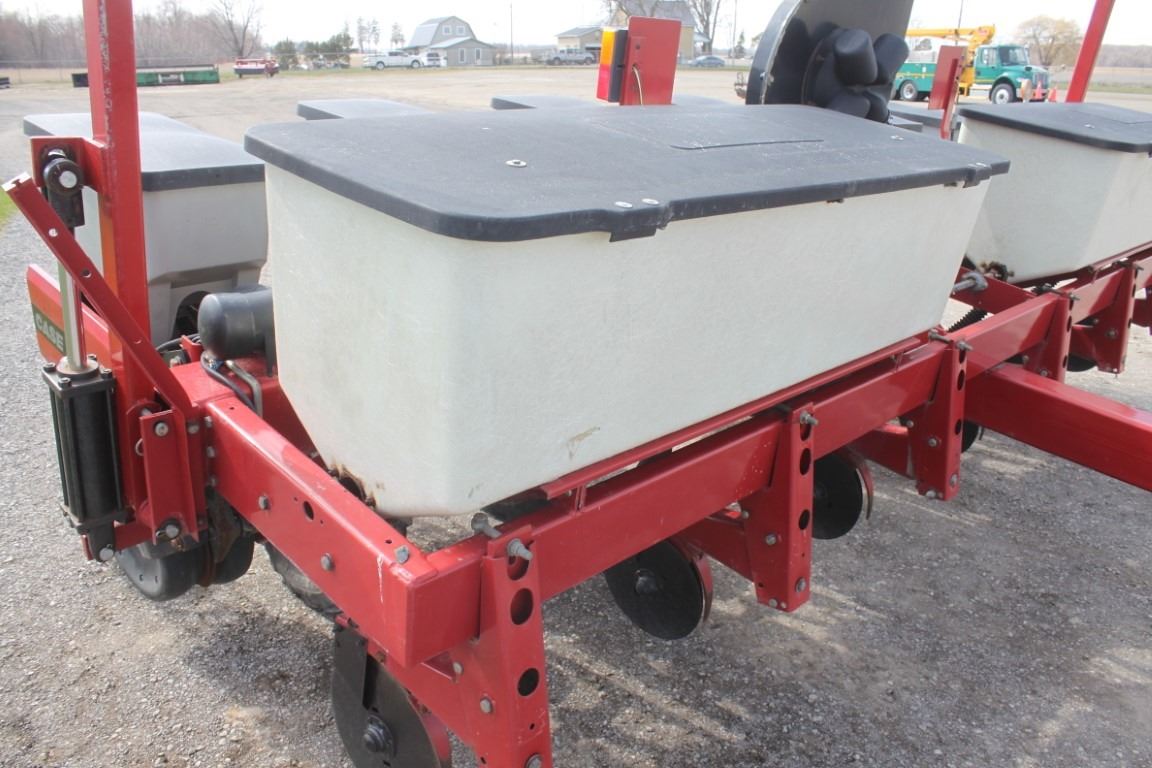 CIH 1200 6 row corn planter, dry fertilizer, large seed boxes, , Pro 600 monitor, corn and beans pla