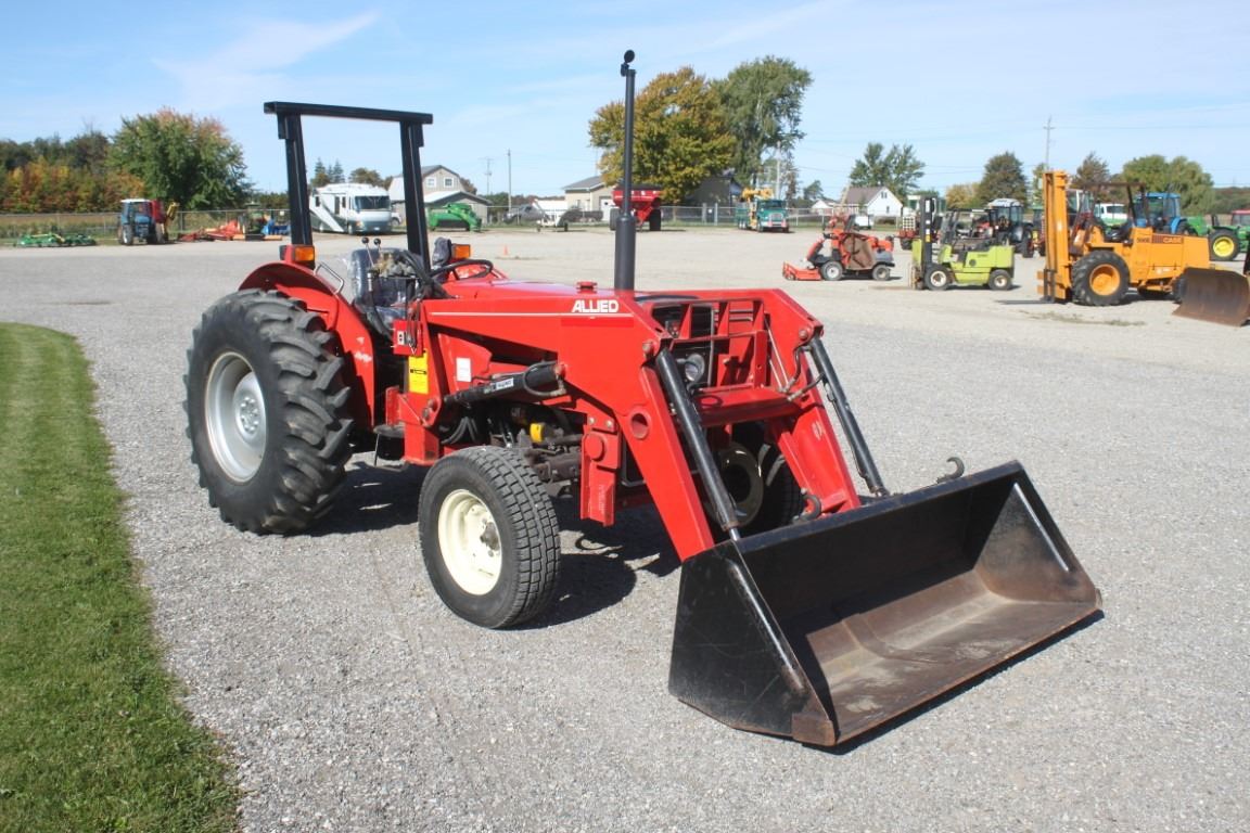 MF 240 2wd tractor, rops, 8 speed, Allied 395 loader, 14.9x24, QT