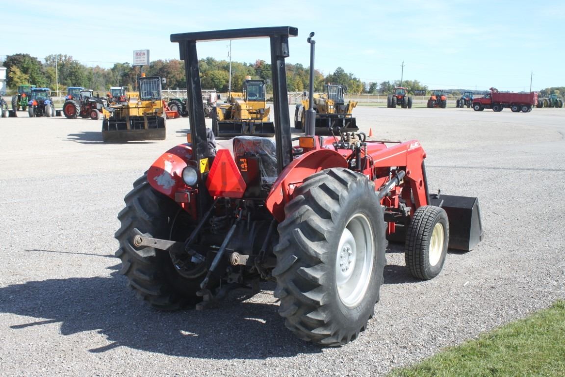 MF 240 2wd tractor, rops, 8 speed, Allied 395 loader, 14.9x24, QT