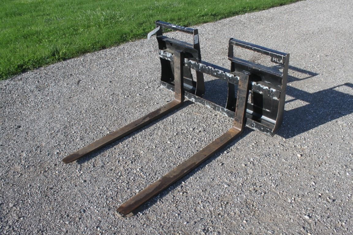 HLA 2000 Lb. pallet forks, Buhler/ Allied quick tach to fit Allied loader